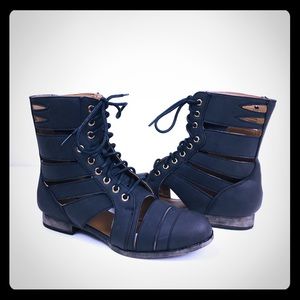 "Wild Diva" Womens Cut-Up Lace-Up Boots Size:7.5 m